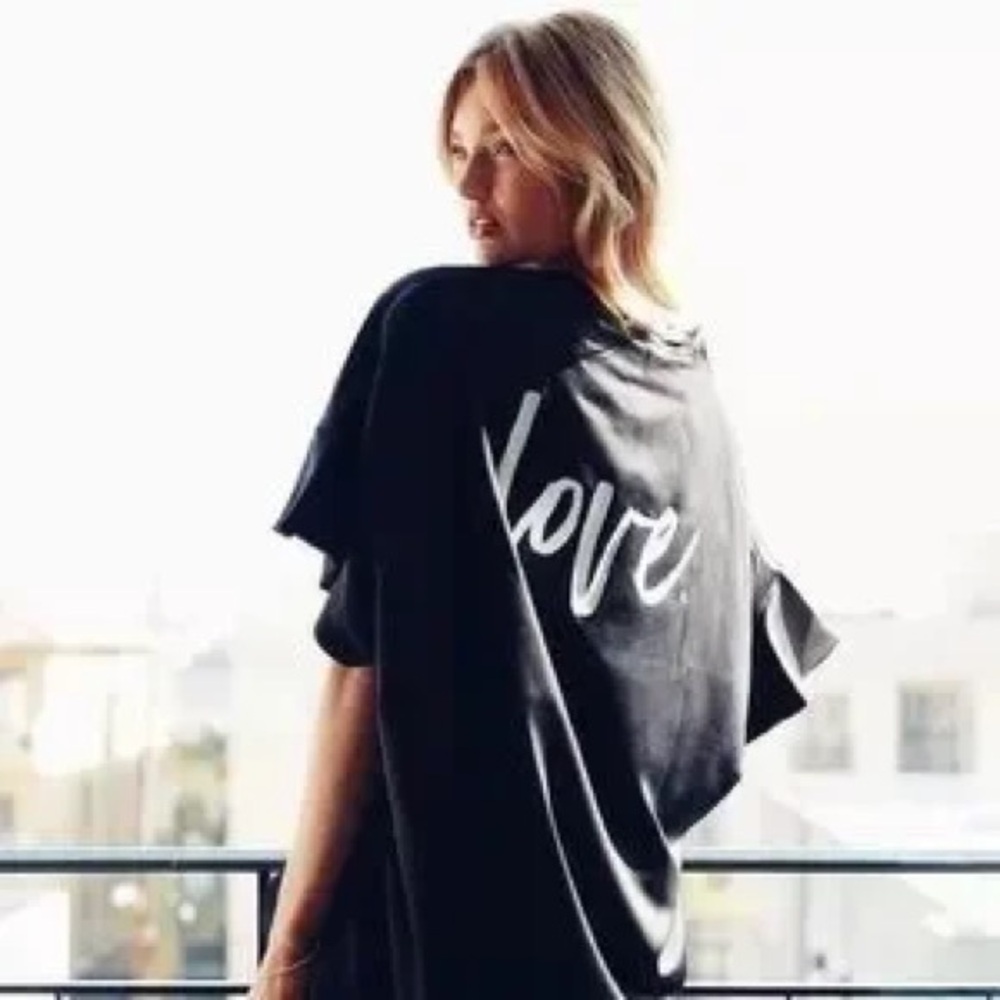 Victoria’s Secret LOVE Black Satin Kimono Robe – One Size